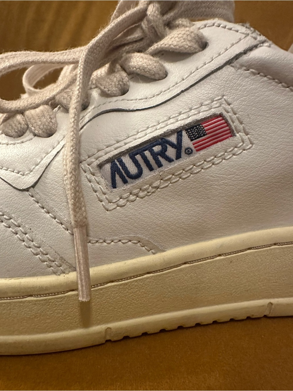 Autry Medalist Low Sneakers – White/Red Heel Tab – Size 38 Size 8